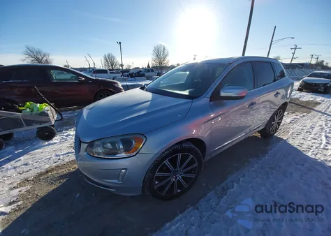 2016 Volvo Xc60 T5 Premier из США, поврежденный, VIN YV4612RK1G2818193
